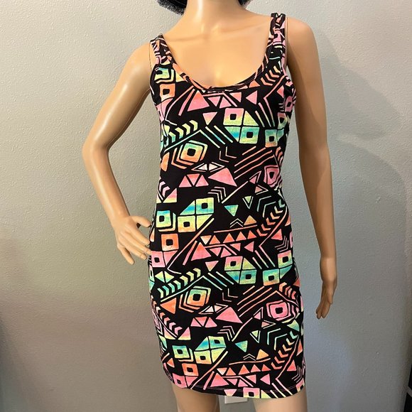 Lot De Jupes Bodycon Victoria's Secret PINK - Taille XS - Motif Floral Néon & Aztec - Neuf Et Occasion